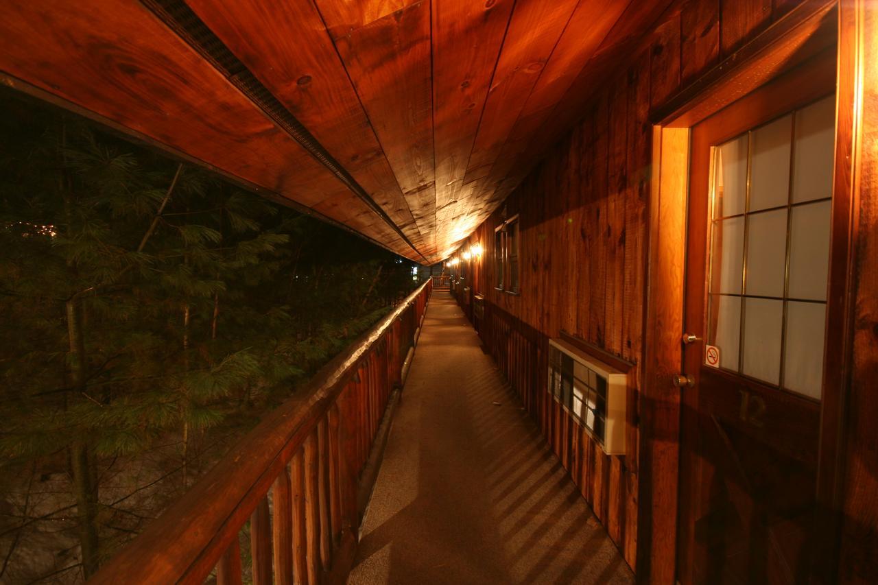 Nootka Lodge Woodsville Exterior photo