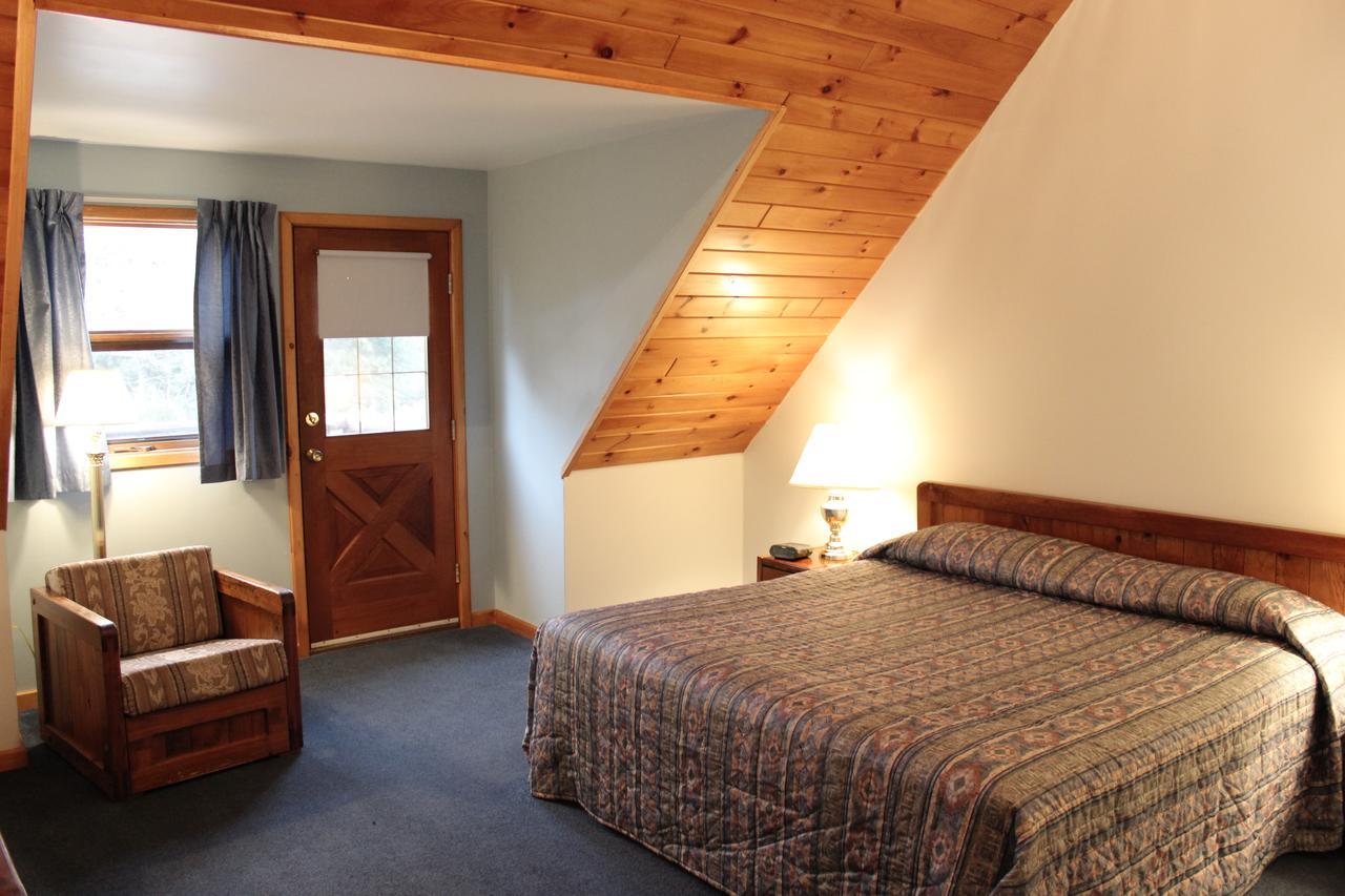 Nootka Lodge Woodsville Exterior photo