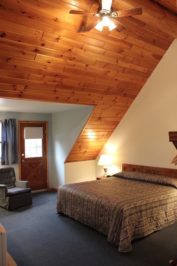 Nootka Lodge Woodsville Exterior photo