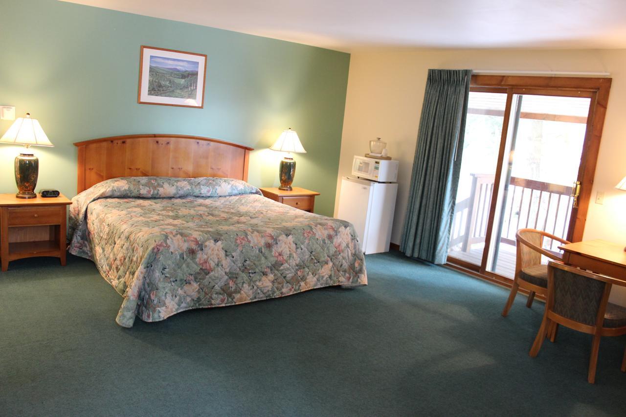 Nootka Lodge Woodsville Exterior photo