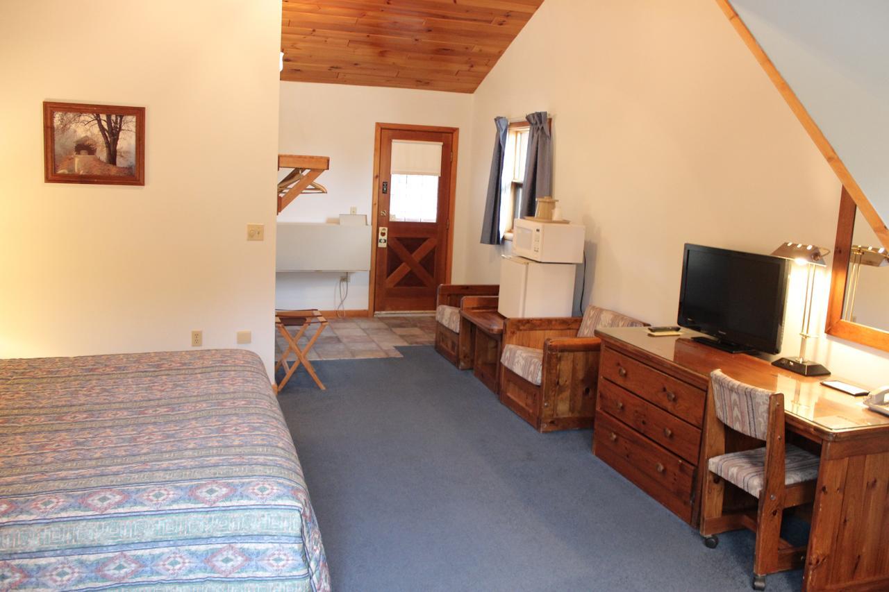 Nootka Lodge Woodsville Exterior photo